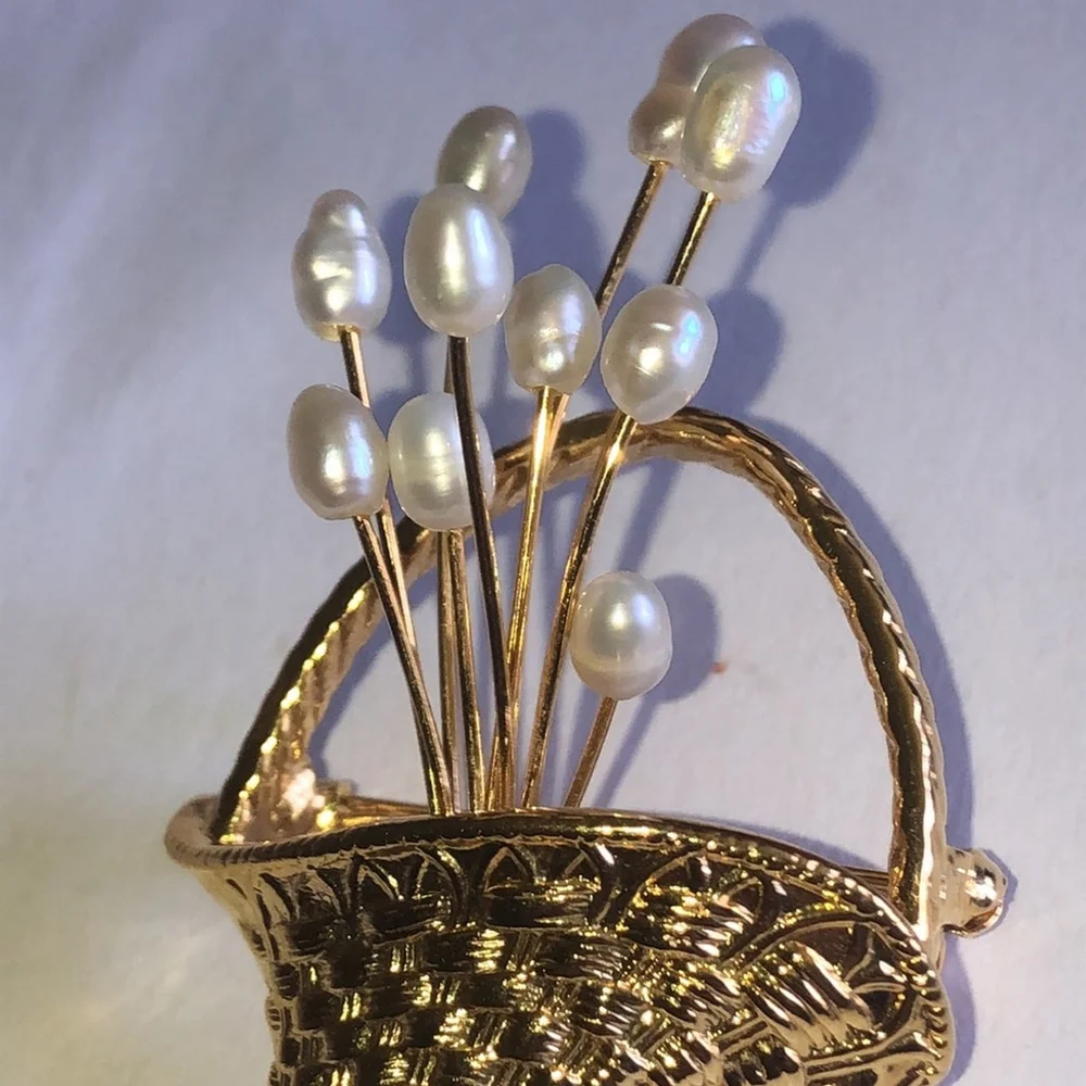 Vintage elegant gold